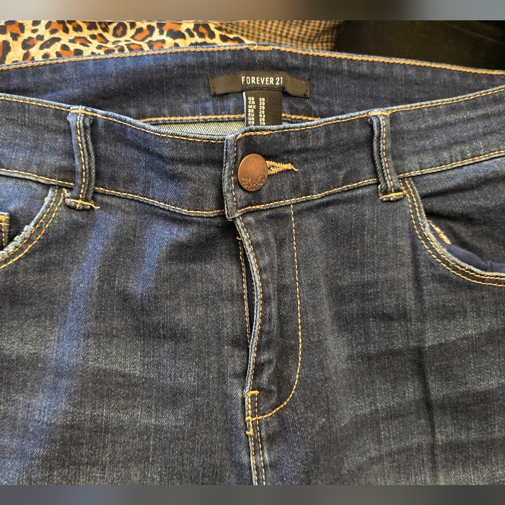 Forever 21 Mid Rise Blue Skinny Jeans NWOT - Picture 2 of 8